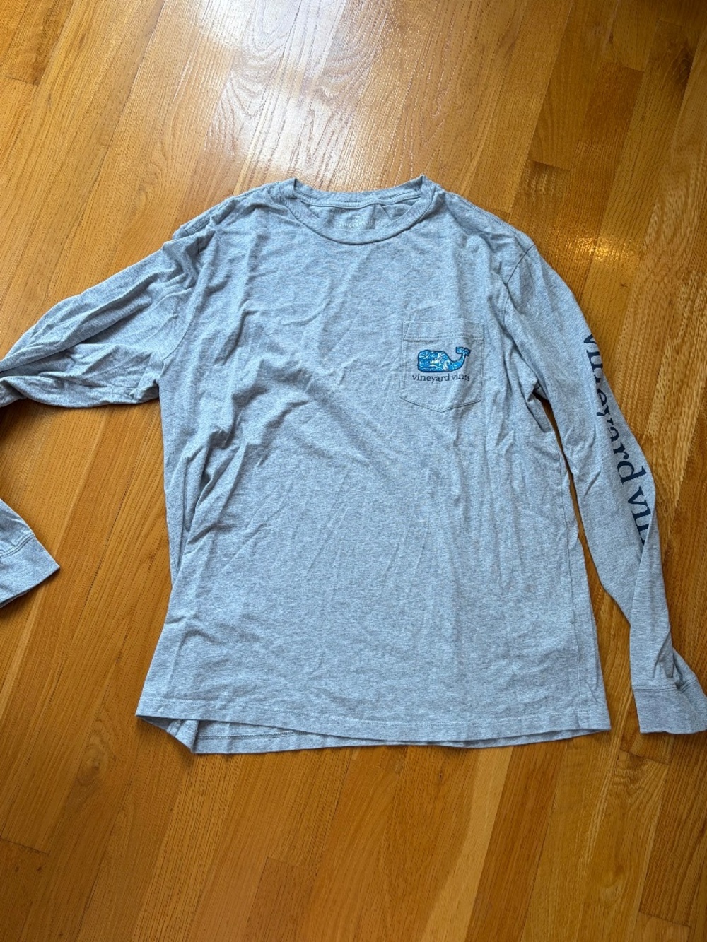 Men’s M Vineyard Vines Ski Tee